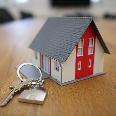 picture of a house and keys